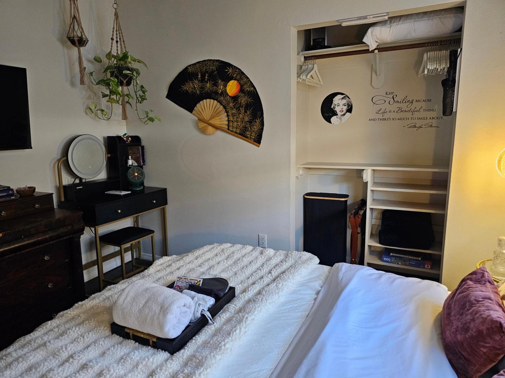 Habitación en casa particular Tranquility At The House Of Alchemy Hollywood Los Ángeles