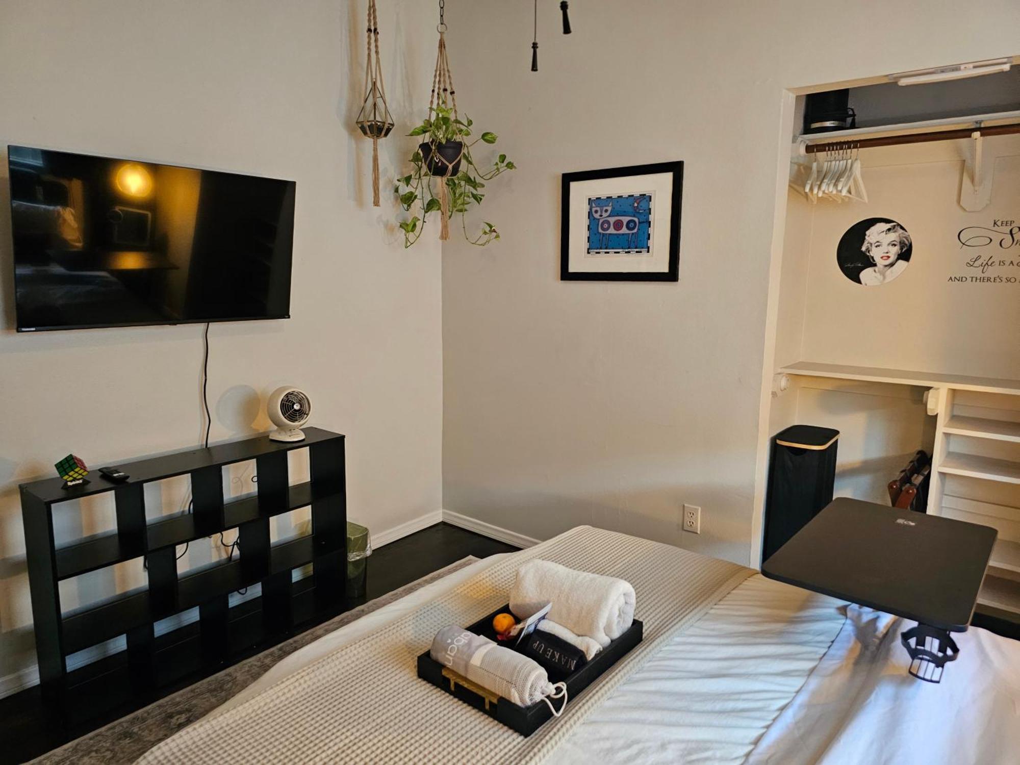 Habitación en casa particular Tranquility At The House Of Alchemy Hollywood *