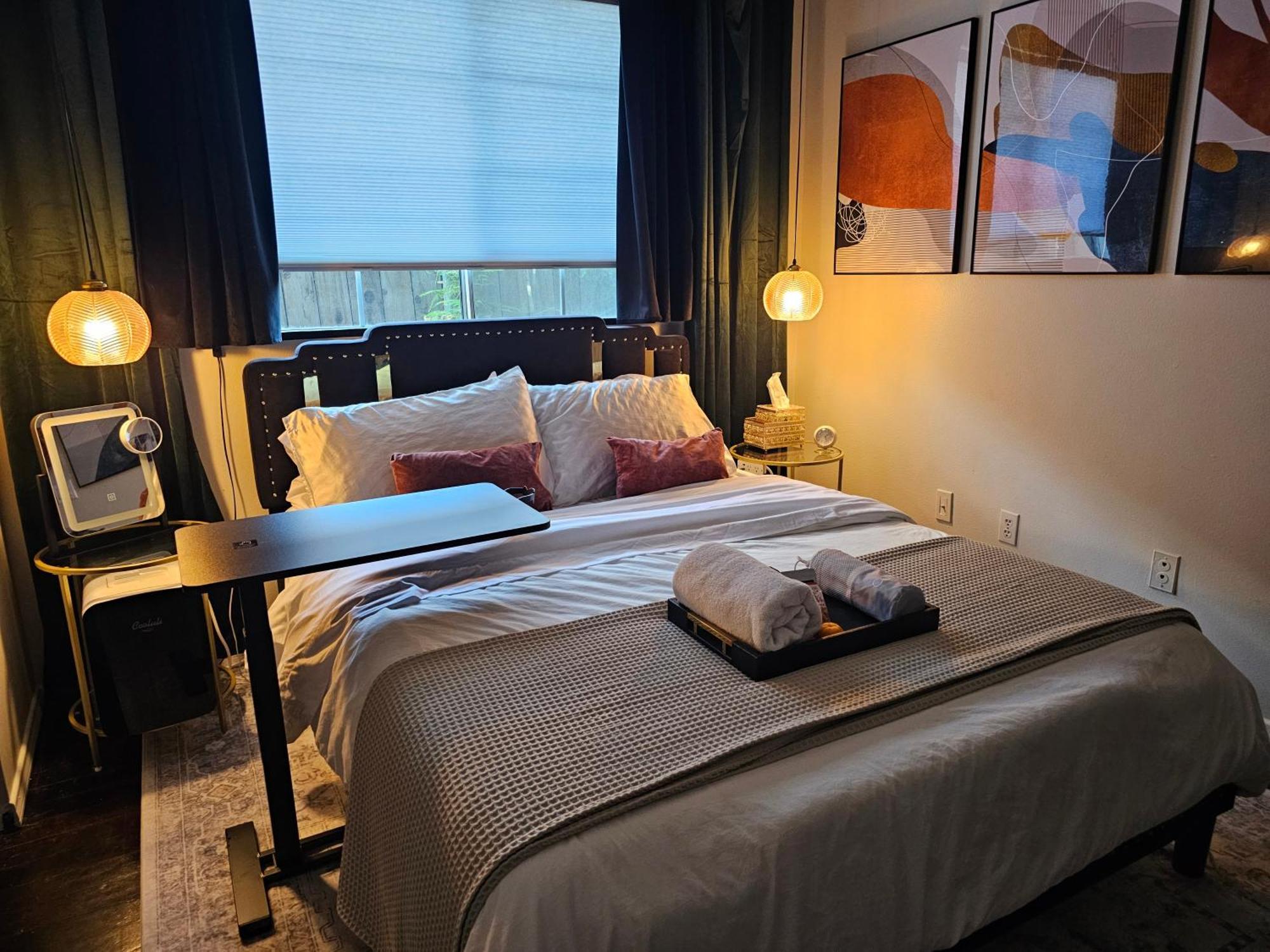 Tranquility At The House Of Alchemy Hollywood Homestay *